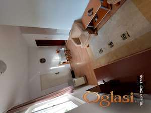 jednosoban u zgradi,parkin ,teretana